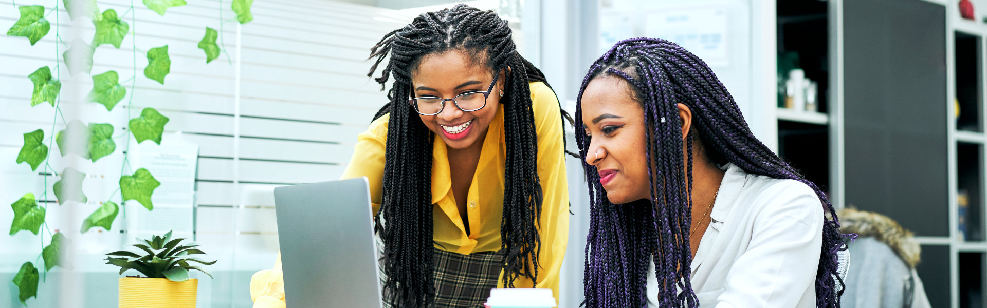 women working together